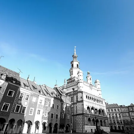 Old Town Slusarska *